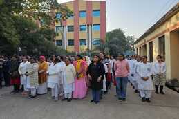 गणतंत्र दिवस समारोह 2025 राजकीय आयुर्वेद महाविद्यालय एवं चिकित्सालय , वाराणसी